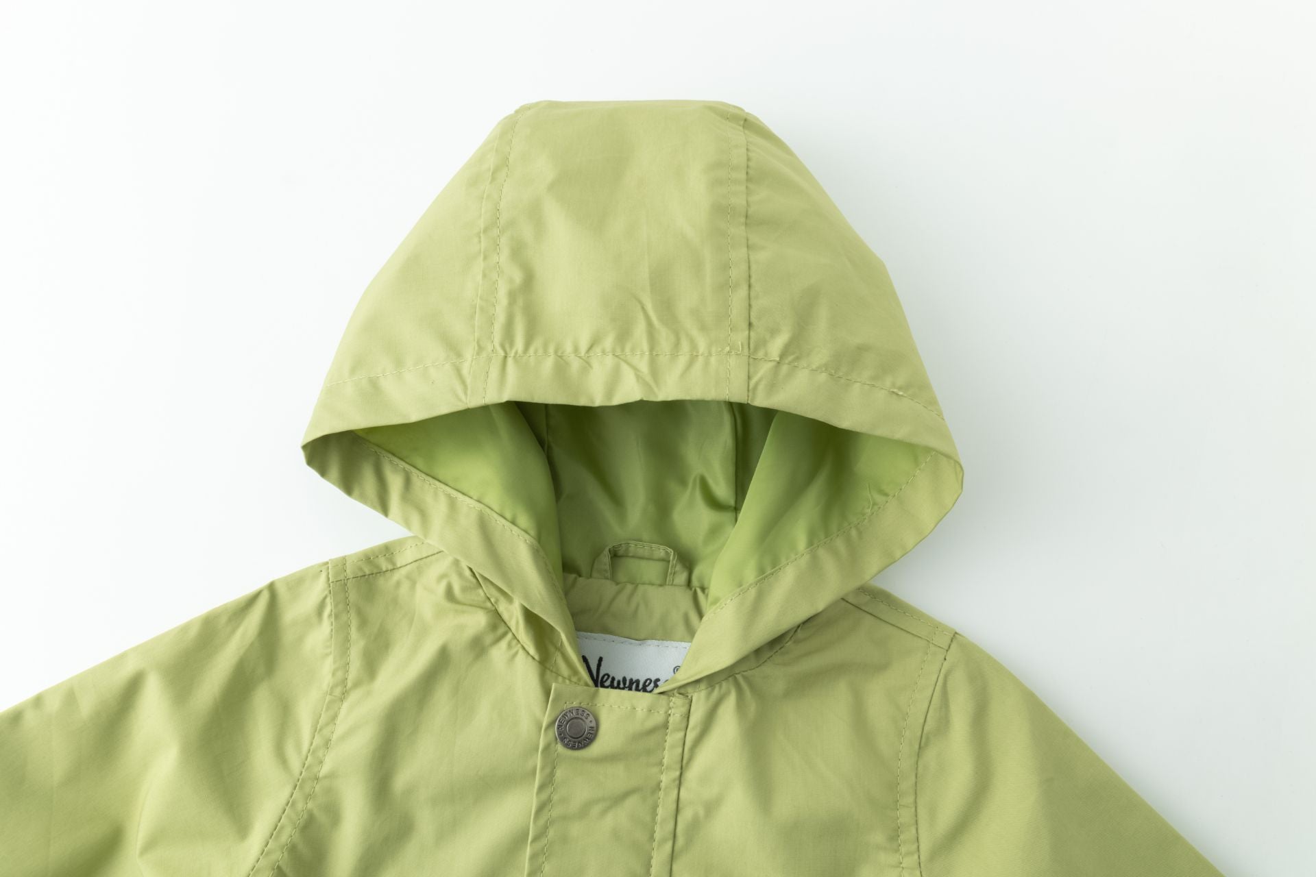 Cortaviento con capucha