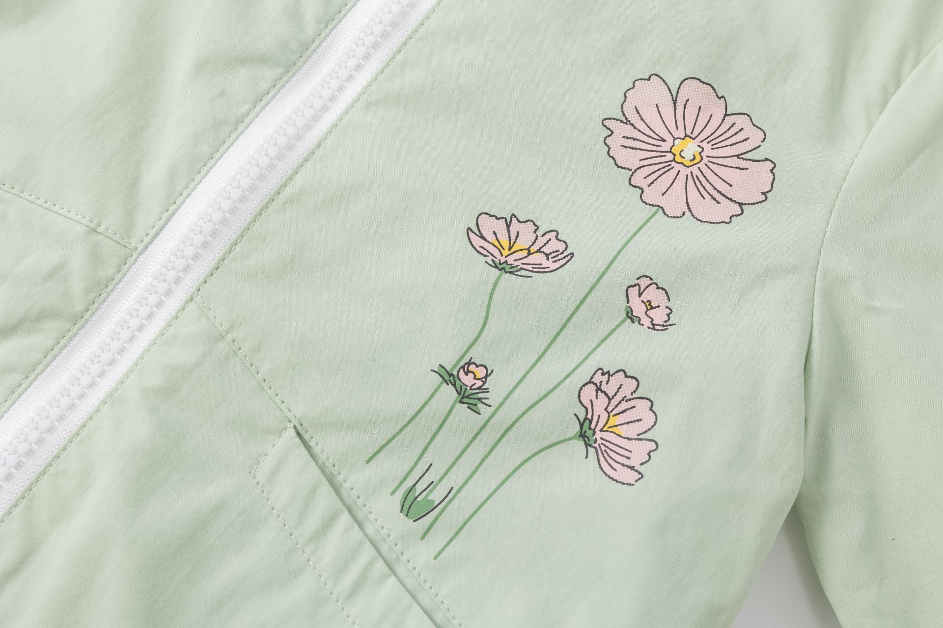 Cortaviento con capucha